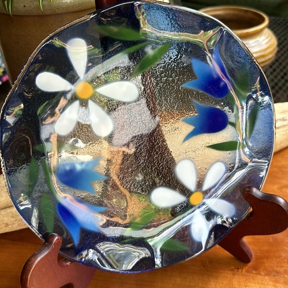 Transperence L’art du verre Quebec ruffled edge floral blue art glass plate. - Picture 2 of 5